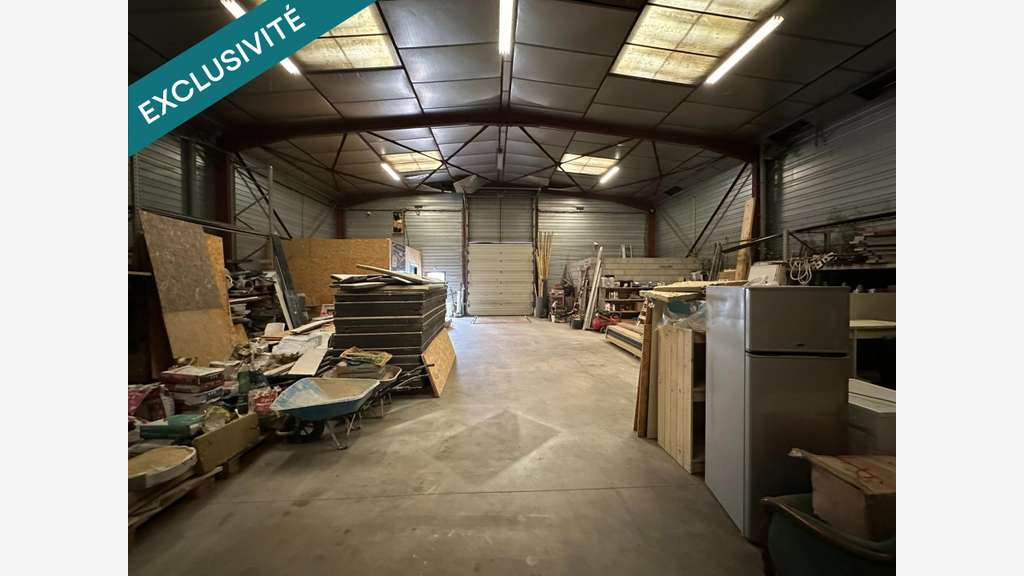 Vente bâtiment de stockage bureau de 330m² à Gien