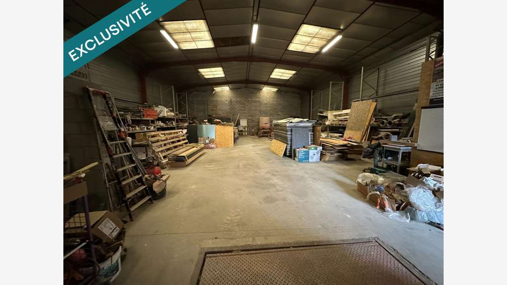 Vente bâtiment de stockage bureau de 330m² à Gien