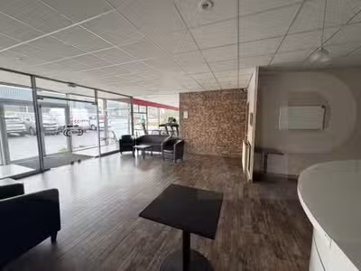 À VENDRE – ENSEMBLE IMMOBILIER COMMERCIAL DI