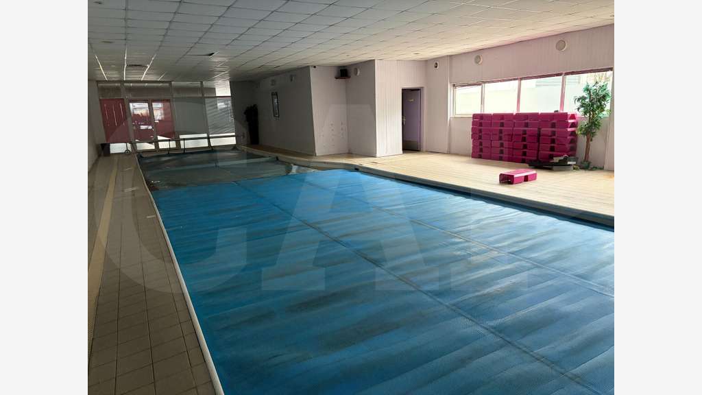 À VENDRE – ENSEMBLE IMMOBILIER COMMERCIAL DI