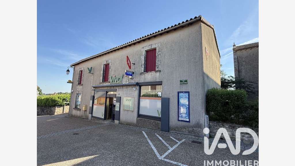Vente local commercial et maison à Gourgé