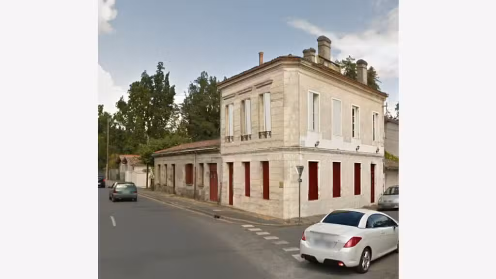 Immeuble d'angle à vendre à Gradignan 