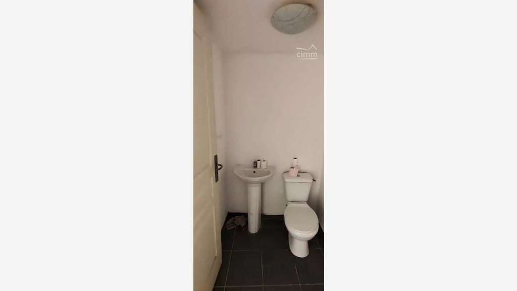 Vente murs local 20m² refait à neuf à Grasse