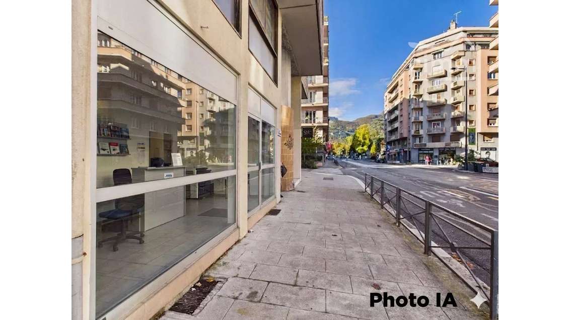 Vente local 73m² Av Jean Perrot à Grenoble