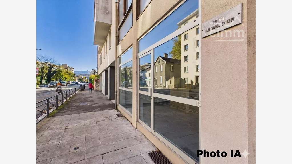 Vente local 73m² Av Jean Perrot à Grenoble