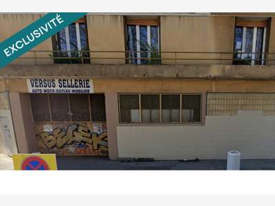 LOCAL COMMERCIAL 240 m² PLACE SAINT BRUNO