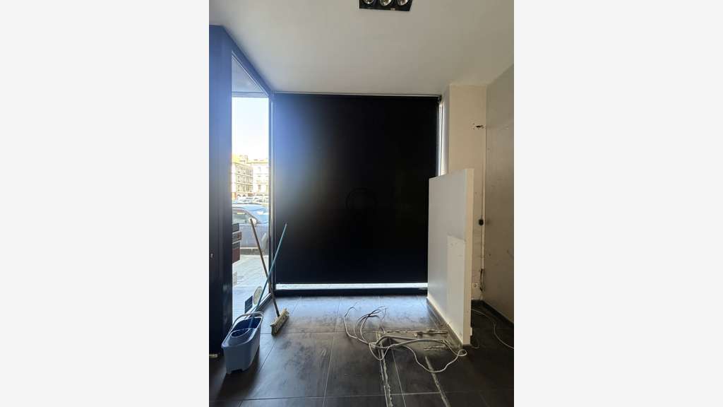Local Commercial + Appartement Loué
