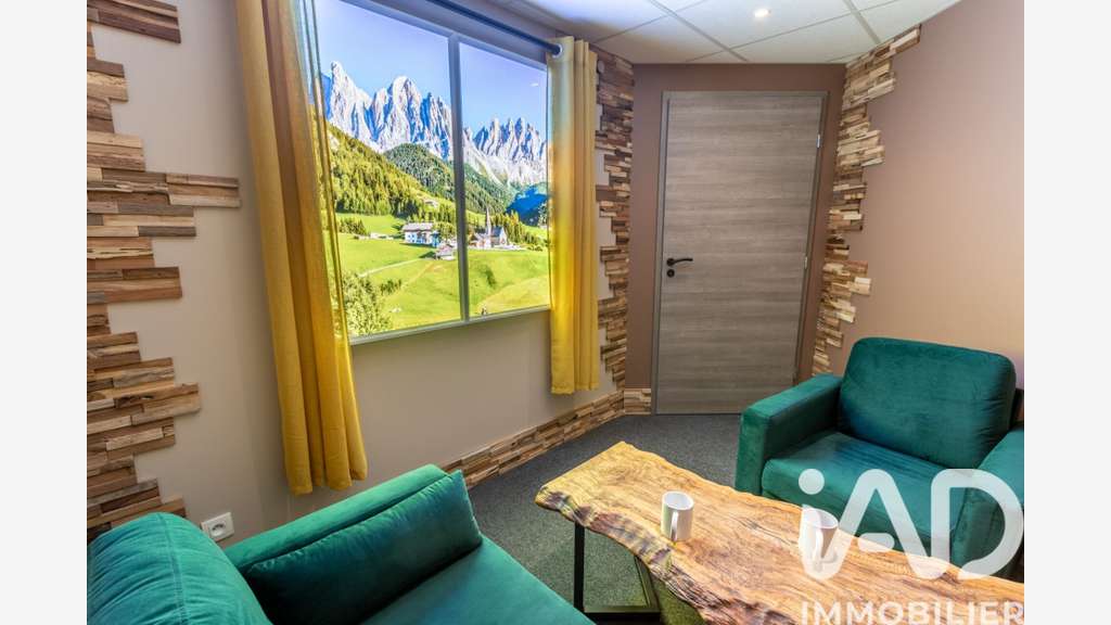 Vente bureaux rénovés 106m² à Grésy-sur-Aix