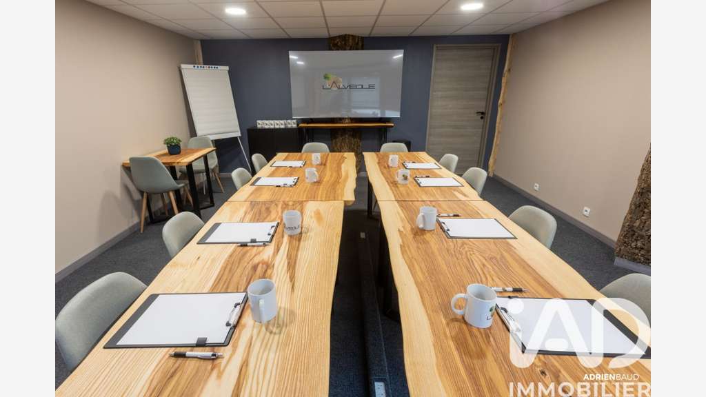 Vente bureaux rénovés 106m² à Grésy-sur-Aix