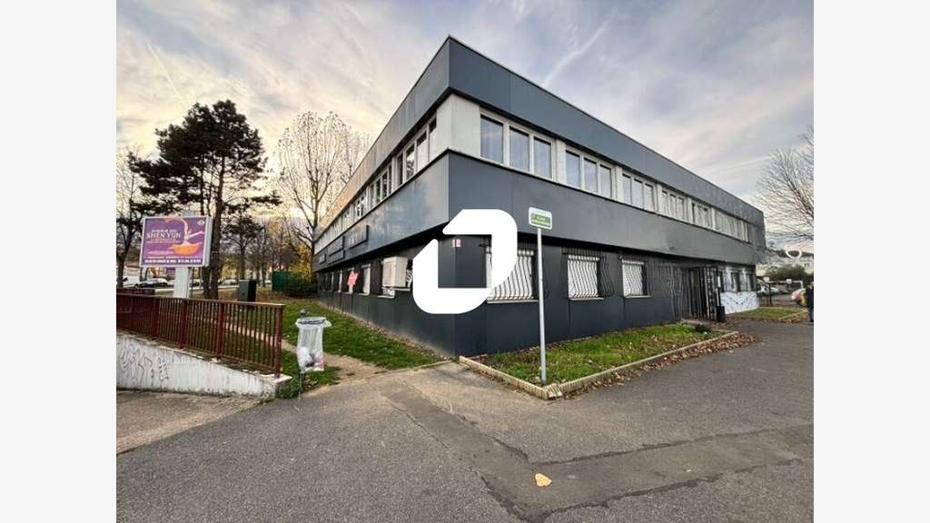 Vente Local commercial 809m² Grigny
