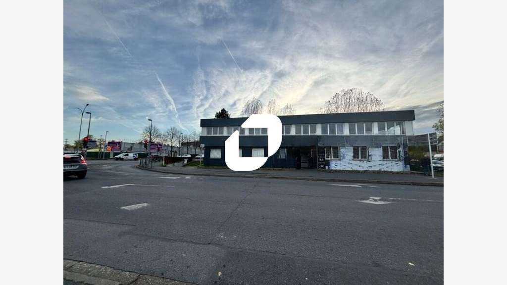 Vente Local commercial 809m² Grigny