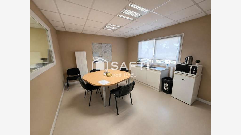 À VENDRE – LOCAL ARTISANAL AVEC BUREAUX À GUÉ