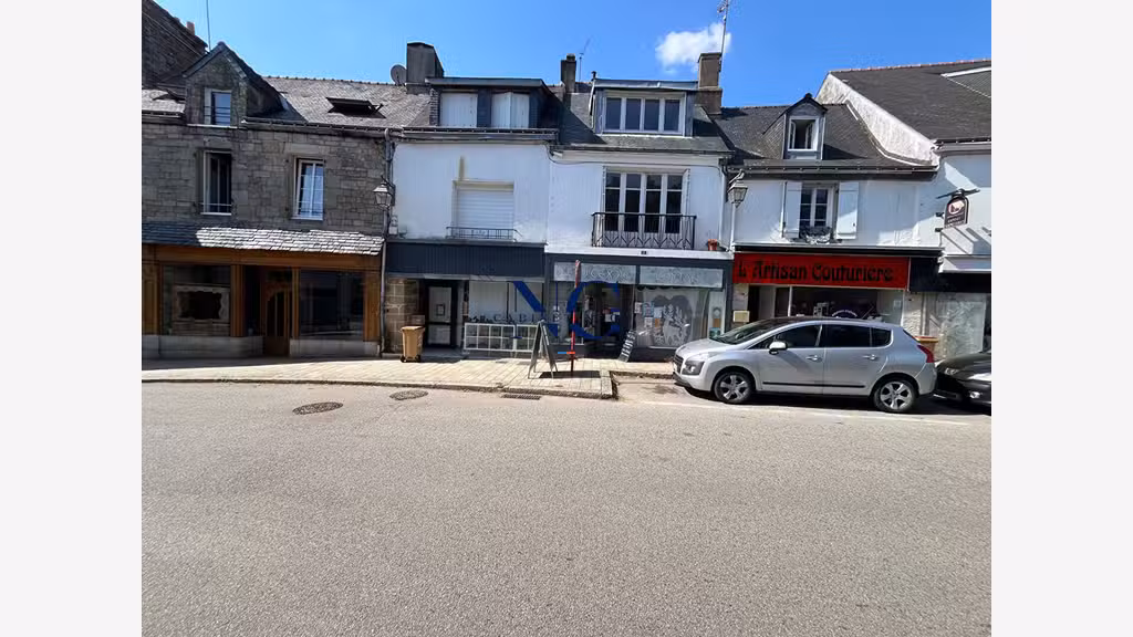 AV immeuble mixte de 300m² à Guémené sur Scorff