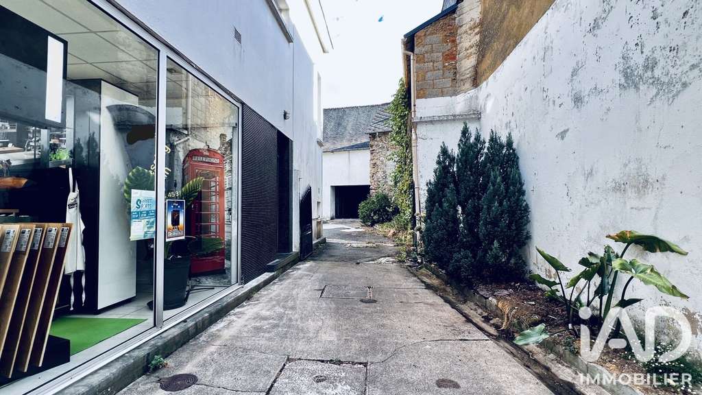 Vente immeuble de rapport avec 2 commerces à Guer