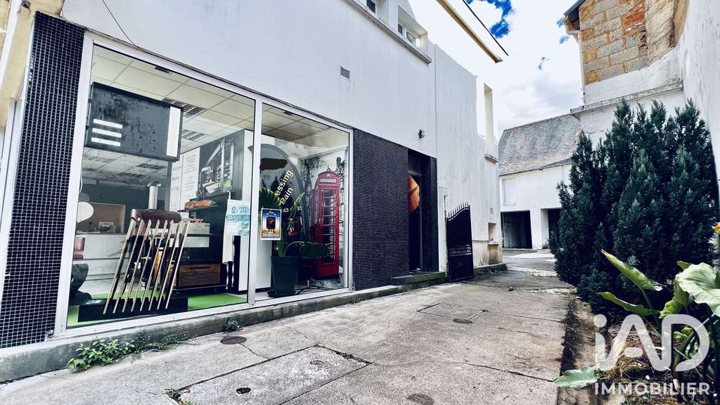 Vente immeuble de rapport avec 2 commerces à Guer