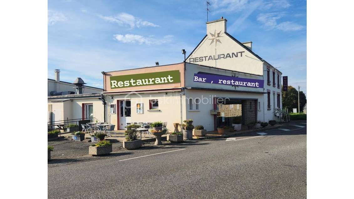 Murs et fonds d'un beau restaurant bar à GUISCRIFF