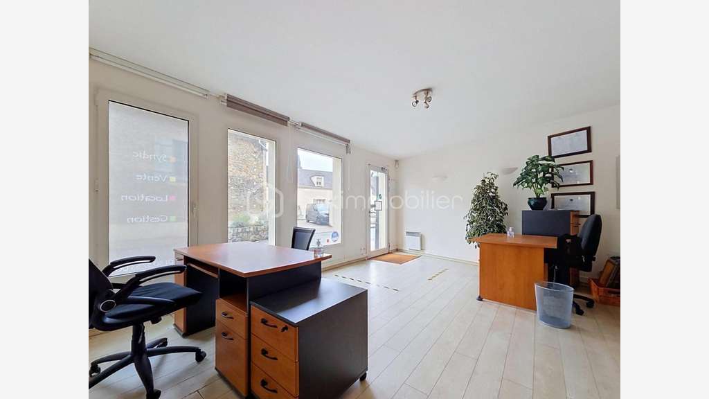GUYANCOURT COEUR DE VILLE - Local commercial