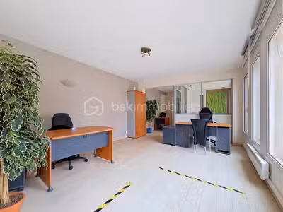 GUYANCOURT COEUR DE VILLE - Local commercial