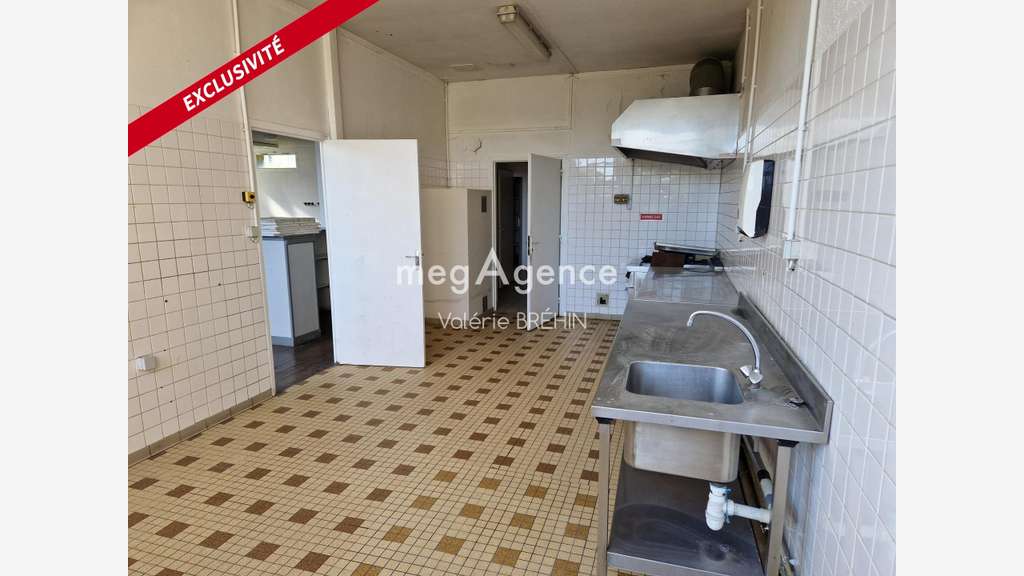 Vente immeuble 340m² à Hambers
