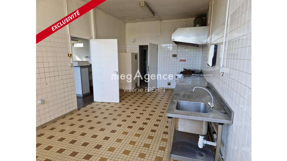 Vente immeuble 340m² à Hambers