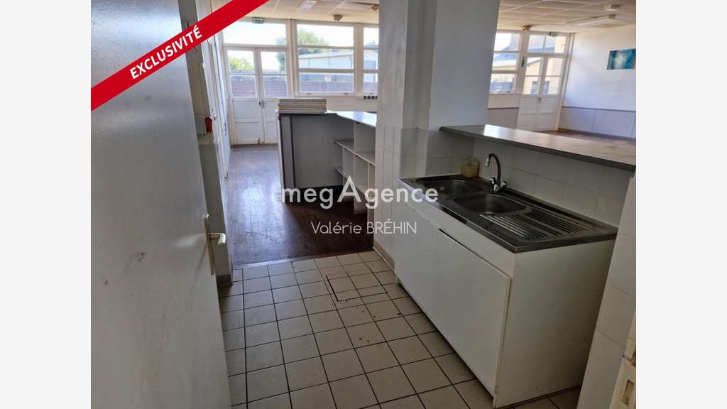 Vente immeuble 340m² à Hambers