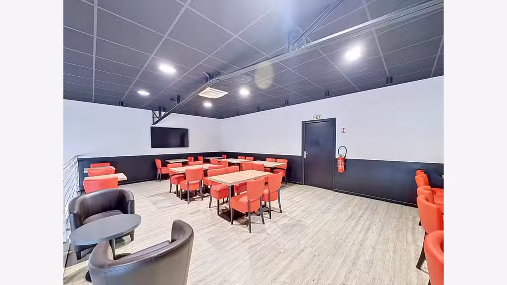 Hénin-Beaumont : local commercial de 563 m² en e