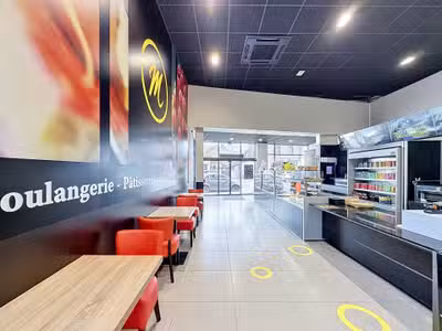 Hénin-Beaumont : local commercial de 563 m² en e