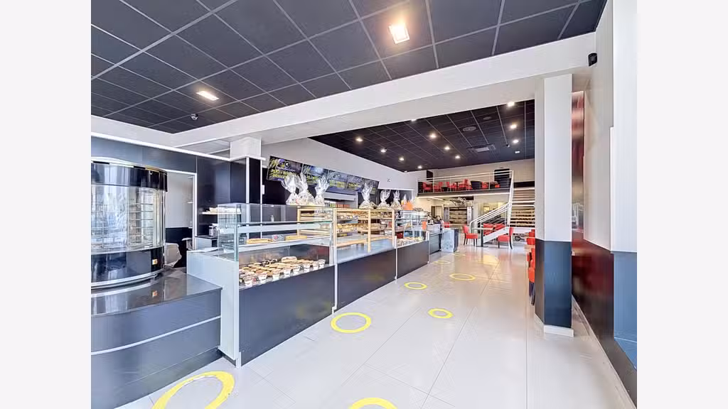 Hénin-Beaumont : local commercial de 563 m² en e