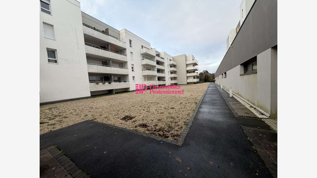 À vendre local commercial brut 218m² à Hennebont 