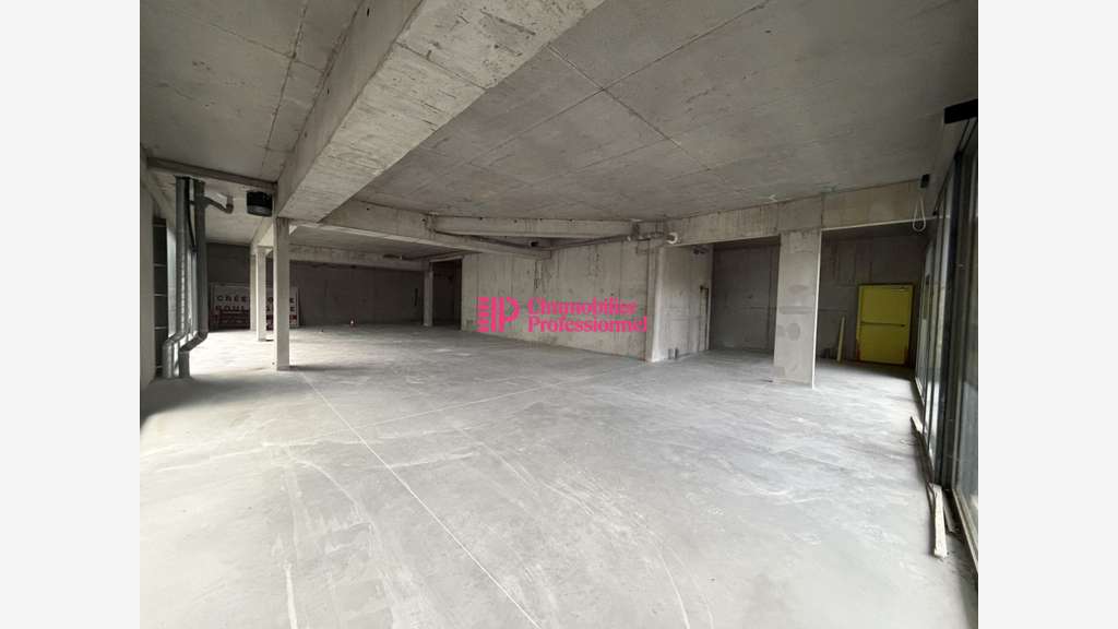 À vendre local commercial brut 218m² à Hennebont 