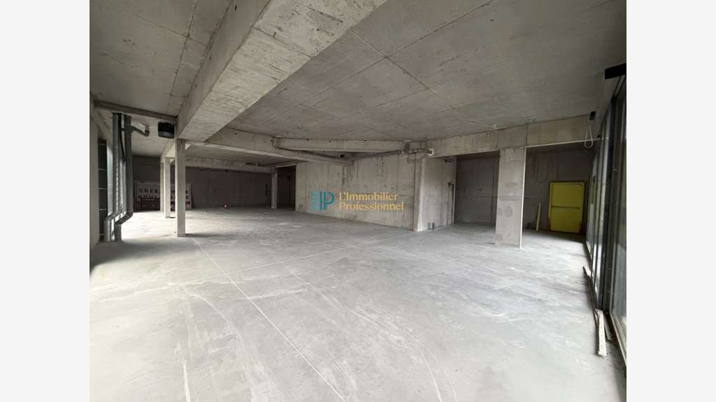 À vendre local commercial brut 218m² à Hennebont 