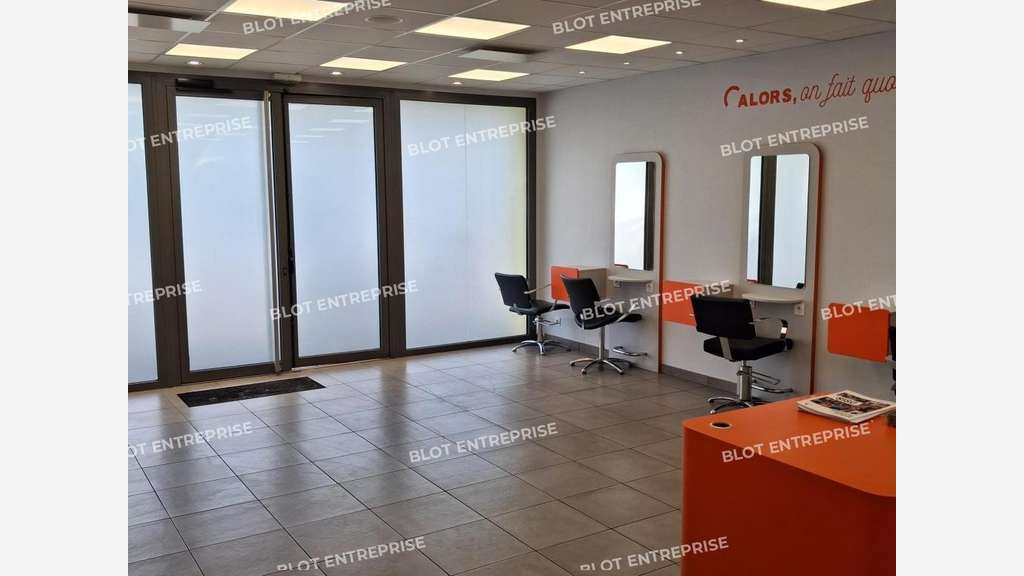 À VENDRE - LOCAL COMMERCIAL 130 m² - HENNEBONT
