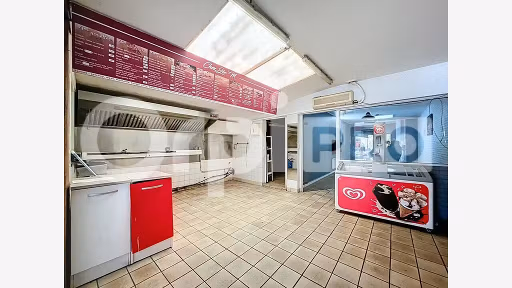 Vente local commercial 81m² + appartement à Hermes