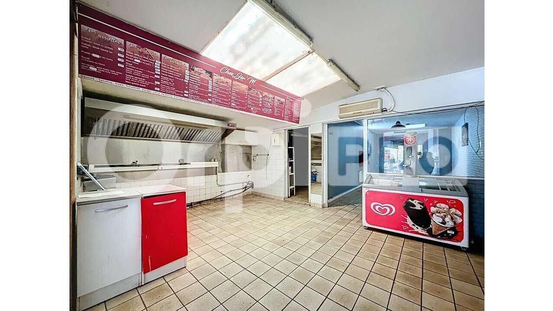 Vente local commercial 81m² + appartement à Hermes