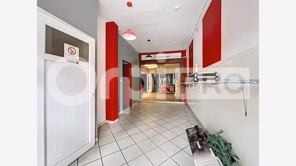 Vente local commercial 81m² + appartement à Hermes