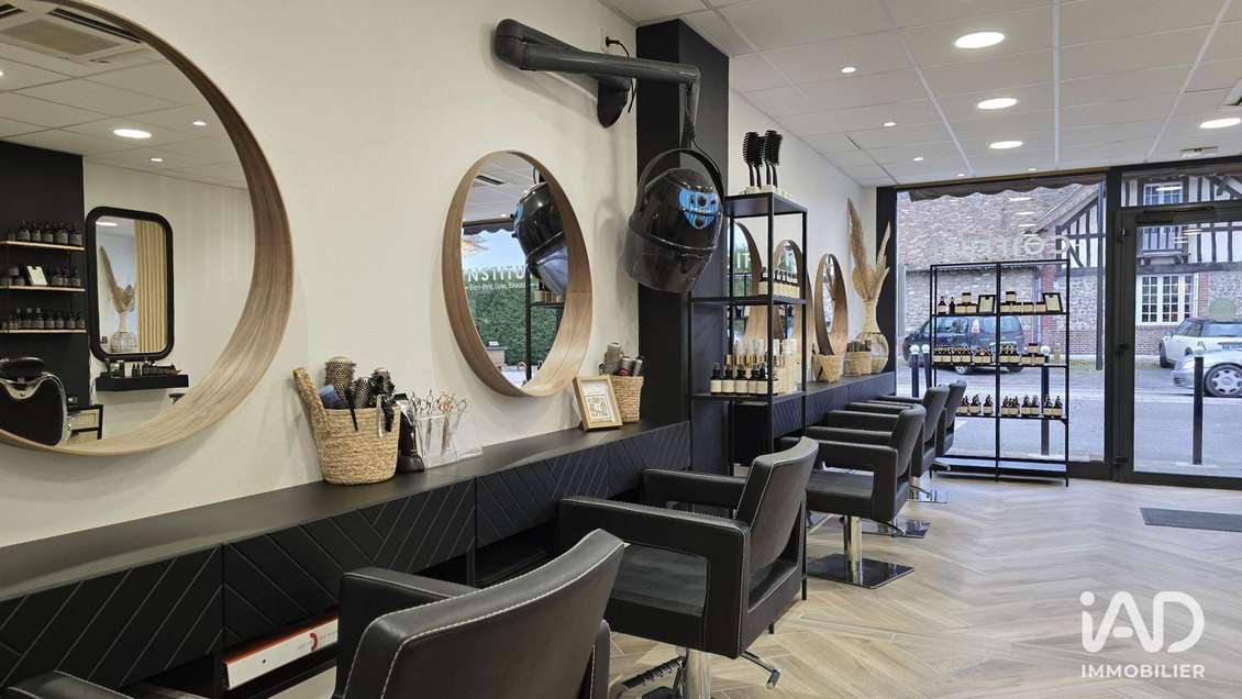 Local commercial à Heudebouville