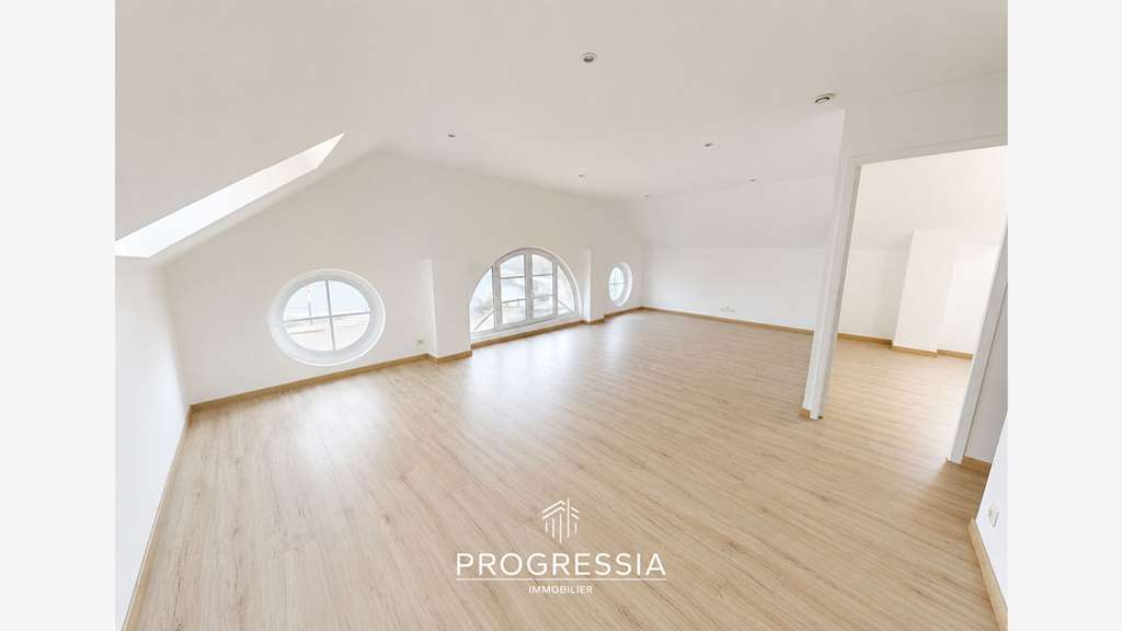 Local 232m² empl N°1 port de plaisance Honfleur
