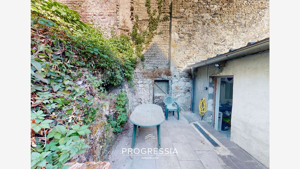 Local 232m² empl N°1 port de plaisance Honfleur