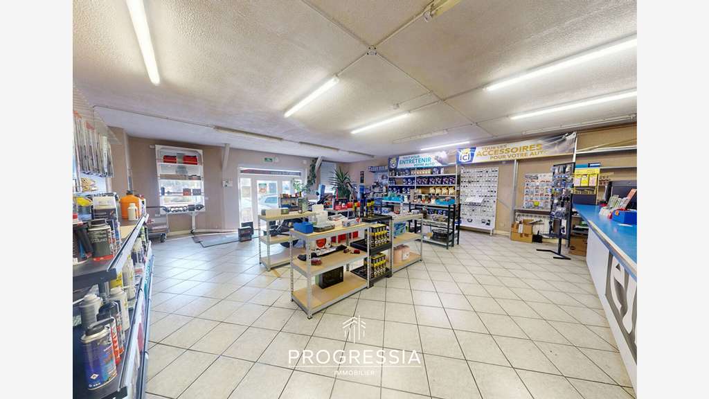 Local 232m² empl N°1 port de plaisance Honfleur