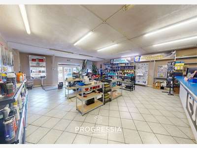 Local 232m² empl N°1 port de plaisance Honfleur