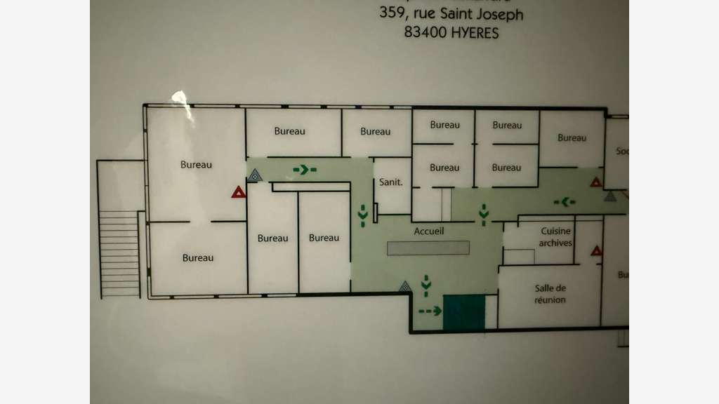 Vente bureaux 315m² R+1 proche autoroute à Hyères