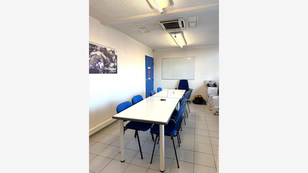 Vente bureaux 315m² R+1 proche autoroute à Hyères