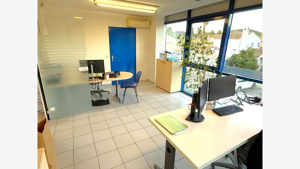 Vente bureaux 315m² R+1 proche autoroute à Hyères