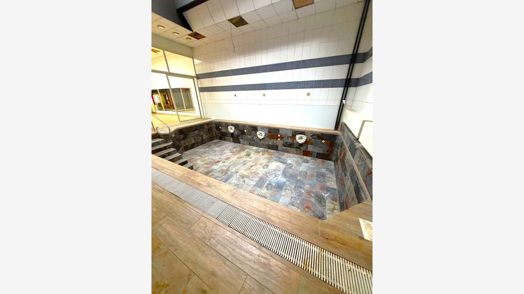 Vente local commercial 430m² centre ville Hyères