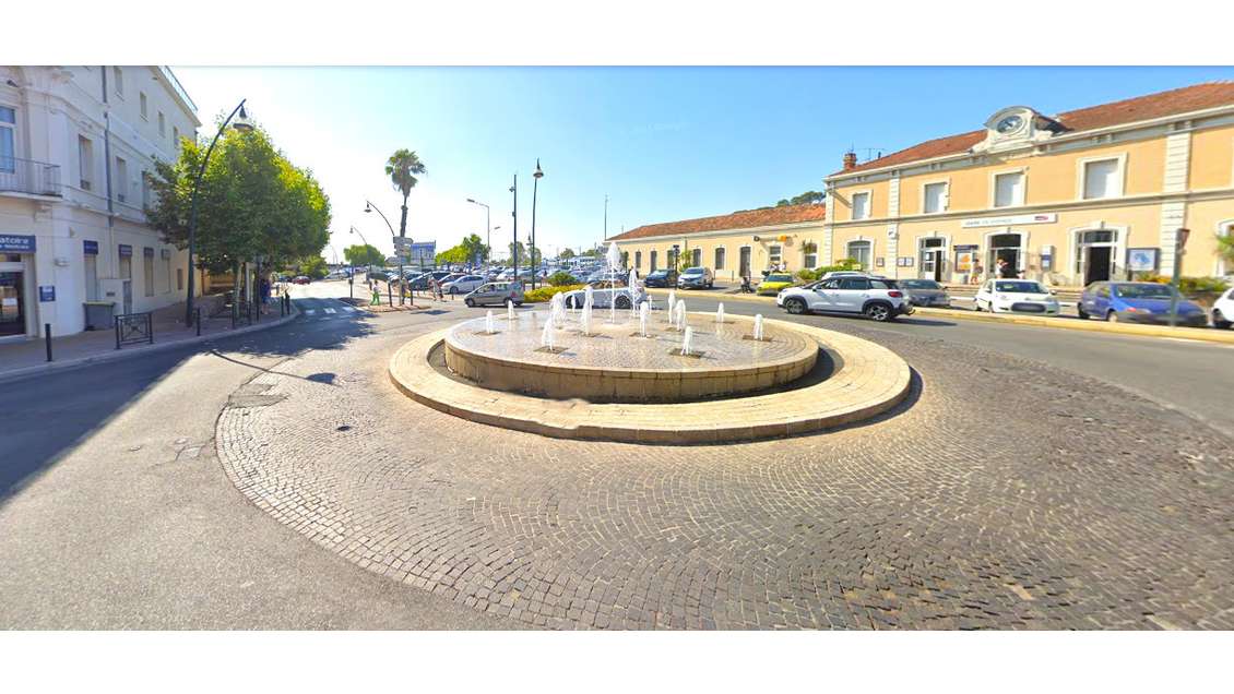 Local 147m² + 11 places de parking à Hyères Gare