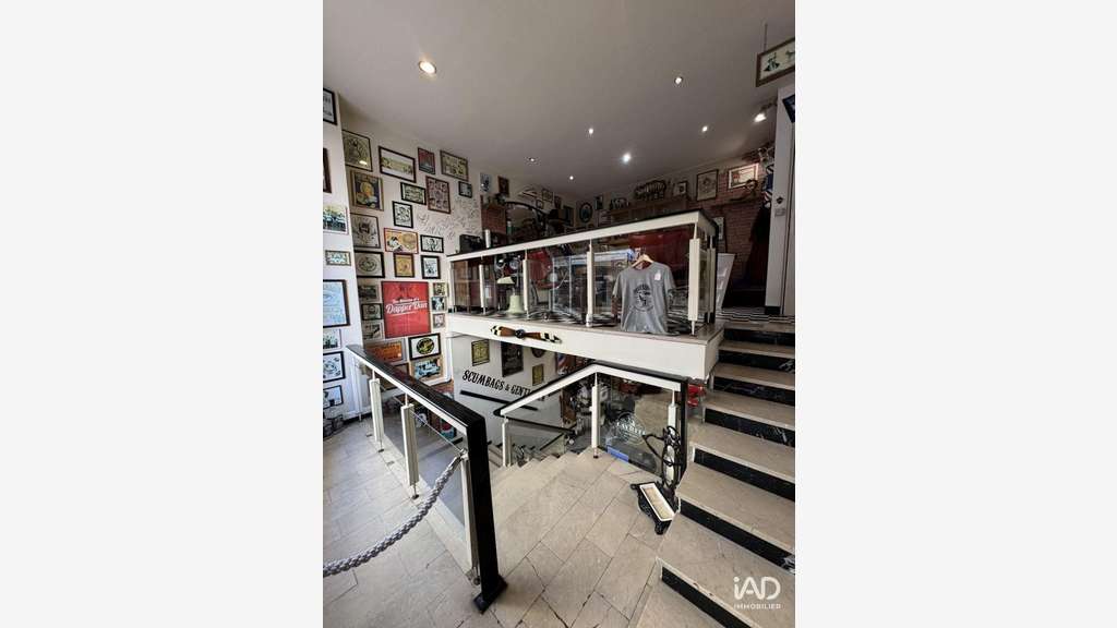 Vente local commercial 65m² Rue Massillon à Hyères