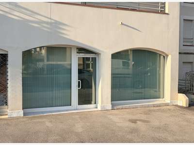 BUREAUX 60.15 M²