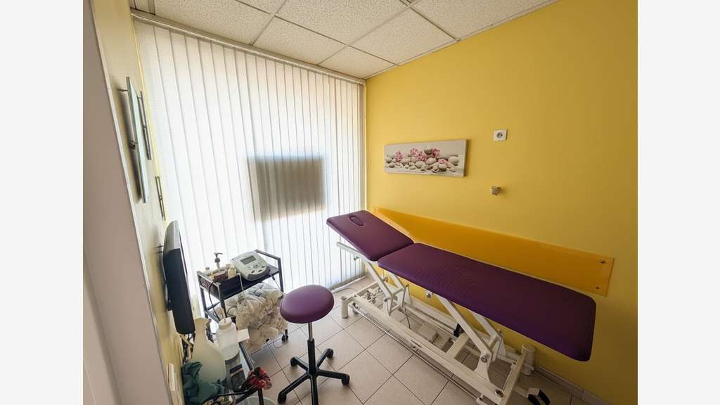 BUREAUX 60.15 M²