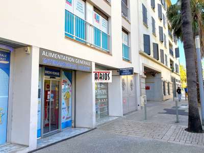 Vente local commercial de 85m² à Hyères centre
