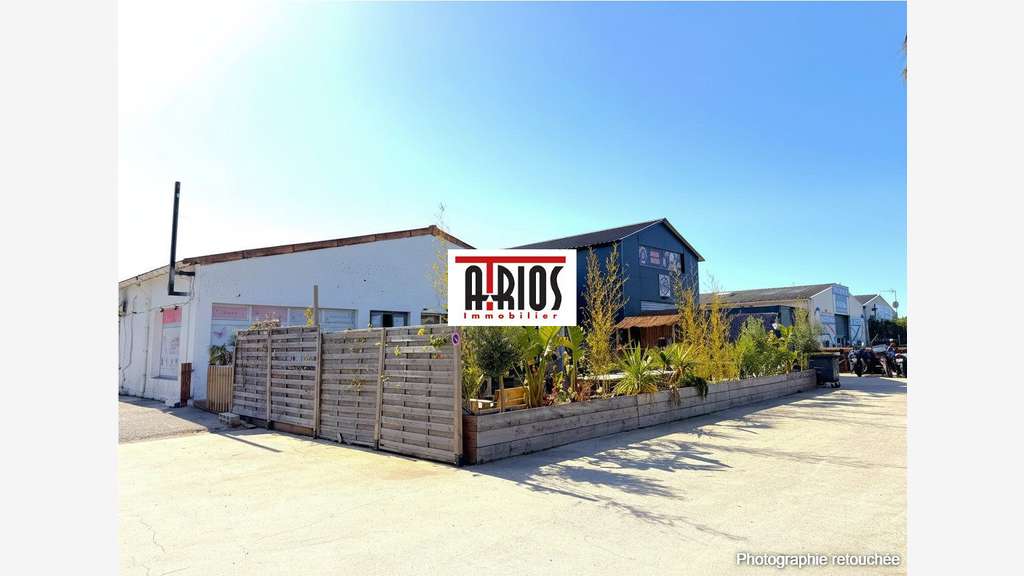 AV local 235m² + terrasse + exterieur à Hyères